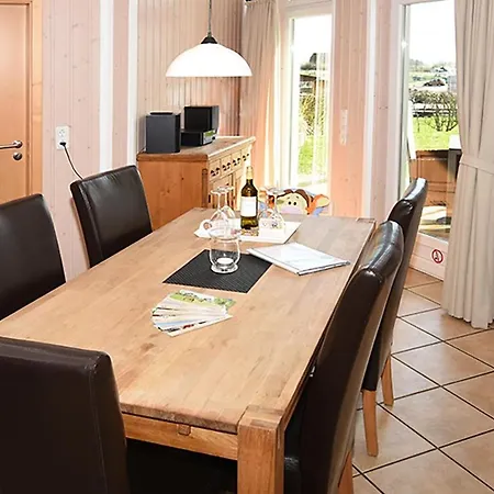 Lachmoewe Holiday home Bliesdorf