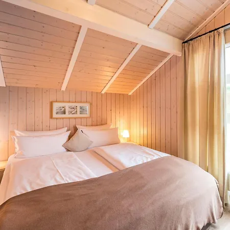 Holiday home Lachmoewe *